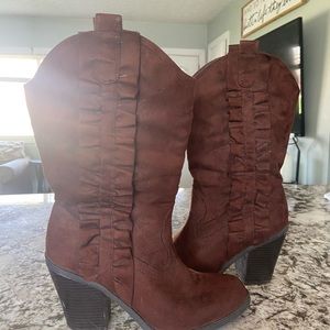 Brown boots like new